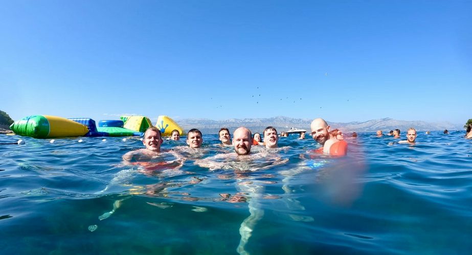 Zwemmen tijdens de boottocht Zwemmen tijdens de boottocht